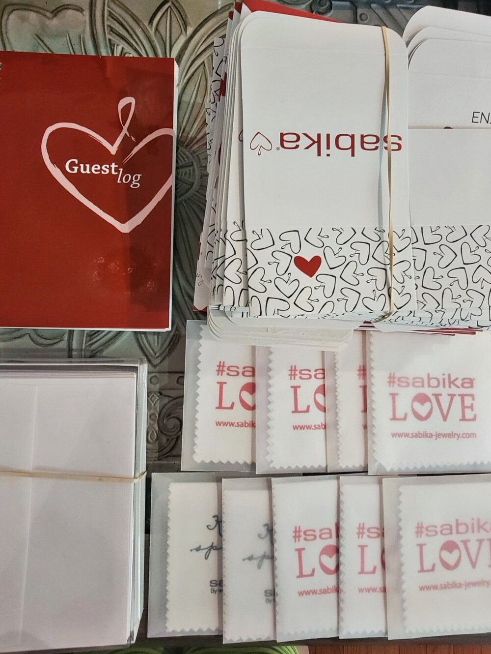 #Sabika Lot: 45 Gift Boxes, 9 Cleaning Cloths, 1 Guest Book, 80 Boxed Envelopes